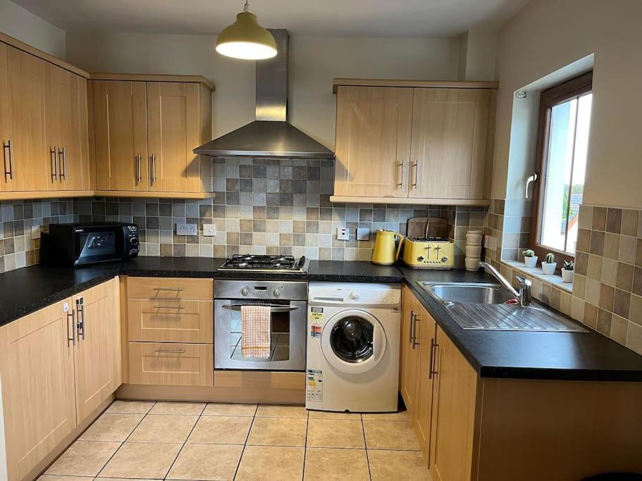 Lovely 2 Bedroom Family Apartment In Newcastle Newcastle  Exteriér fotografie